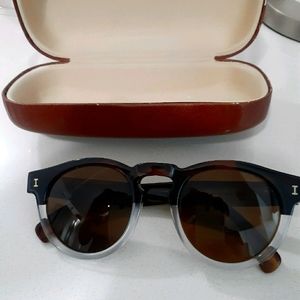 Illesteva sunglasses with a matte tortoiseshell